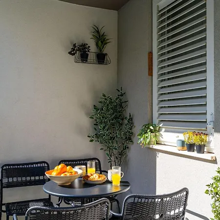 Modern Escape - Two Bedroom With Balcony 아파트 두브로브니크
