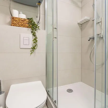 Modern Escape - Two Bedroom With Balcony 두브로브니크
