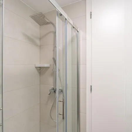 شقة Modern Escape - Two Bedroom With Balcony *