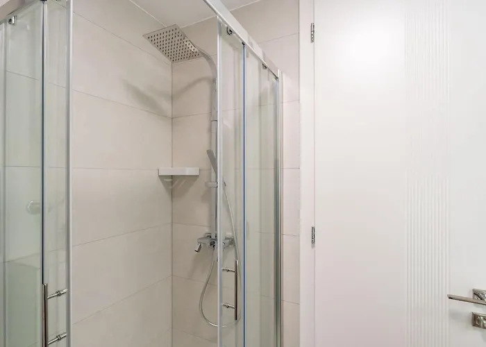 Lejlighed Modern Escape - Two Bedroom With Balcony *