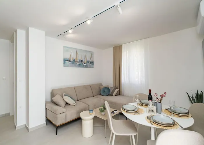 Lejlighed Modern Escape - Two Bedroom With Balcony
