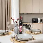 Modern Escape - Two Bedroom With Balcony