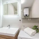 Modern Escape - Two Bedroom With Balcony Apartman Dubrovnik