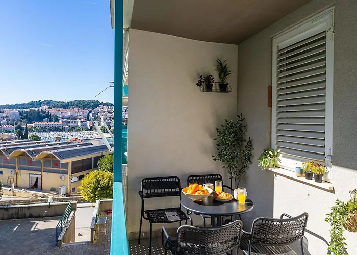 Modern Escape - Two Bedroom With Balcony * Dubrownik